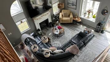 Télévision, cheminée