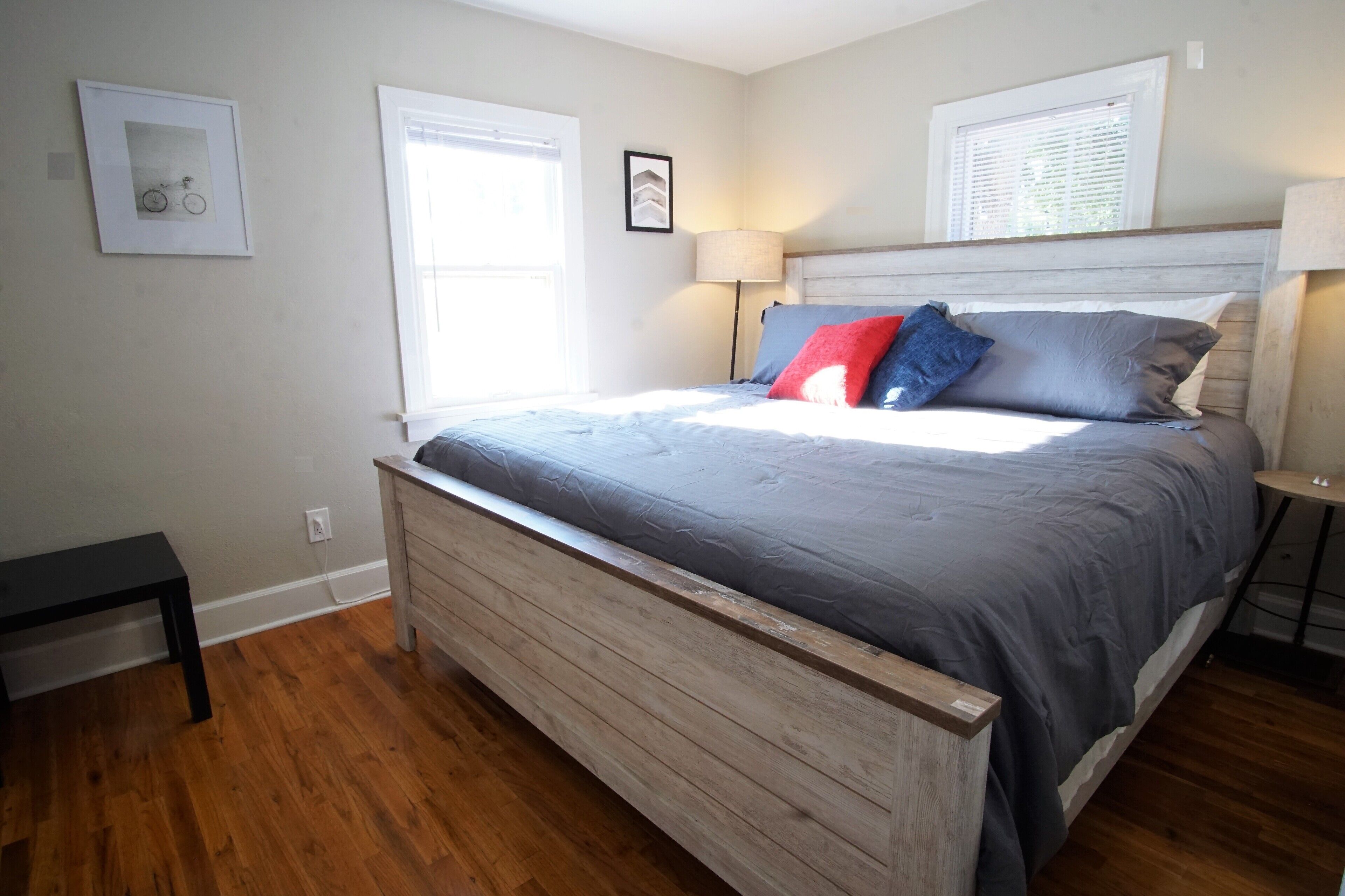 House, Multiple Beds, Patio, Garden View (915 23rd St - Group) | 4 bedrooms, individually decorated, individually furnished