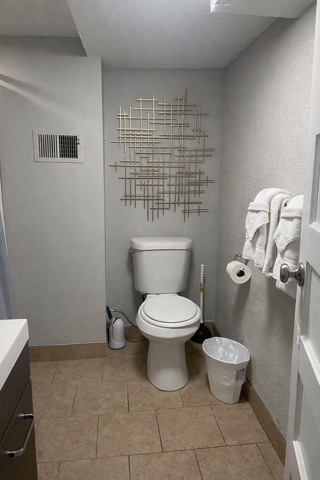House, Multiple Beds, Patio, Garden View (915 23rd St - Group) | Bathroom