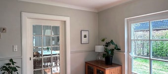 Cozy cottage on the outskirts of Hamburg with garden and good connections