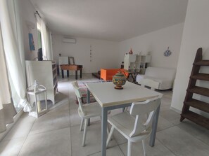 Interior - Nicholas House (Capoliveri)