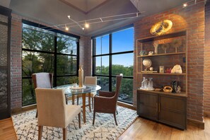 タウンホーム ベッド (複数台) スパ浴槽 マウンテンビュー (200 S College Ave) | レストラン