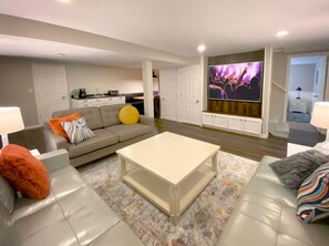 Smart TV, fireplace