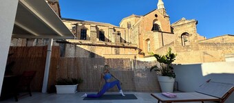 Molini Mansion. Cozy house just 20 meters from the beach in Old Port