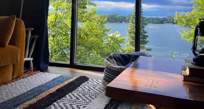 Luxury Lakeside Penthouse Lodge with Boatslip and Bunk Room!