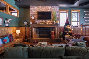 Smart TV, lareira, videogames