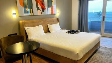 Doppia Executive, balcone, vista oceano | Biancheria da letto di alta qualità, una cassaforte in camera