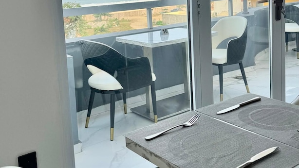 Restaurant - Hotel Midotel Seaview (Pointe-Noire)