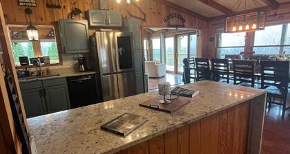 Mountain Views @ Sunset Ridge -Privacy and Seclusion!