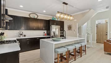 House, Multiple Beds, Patio, Mountain View (381 Osiander Street) | Private kitchen | Fridge, microwave, oven, stovetop