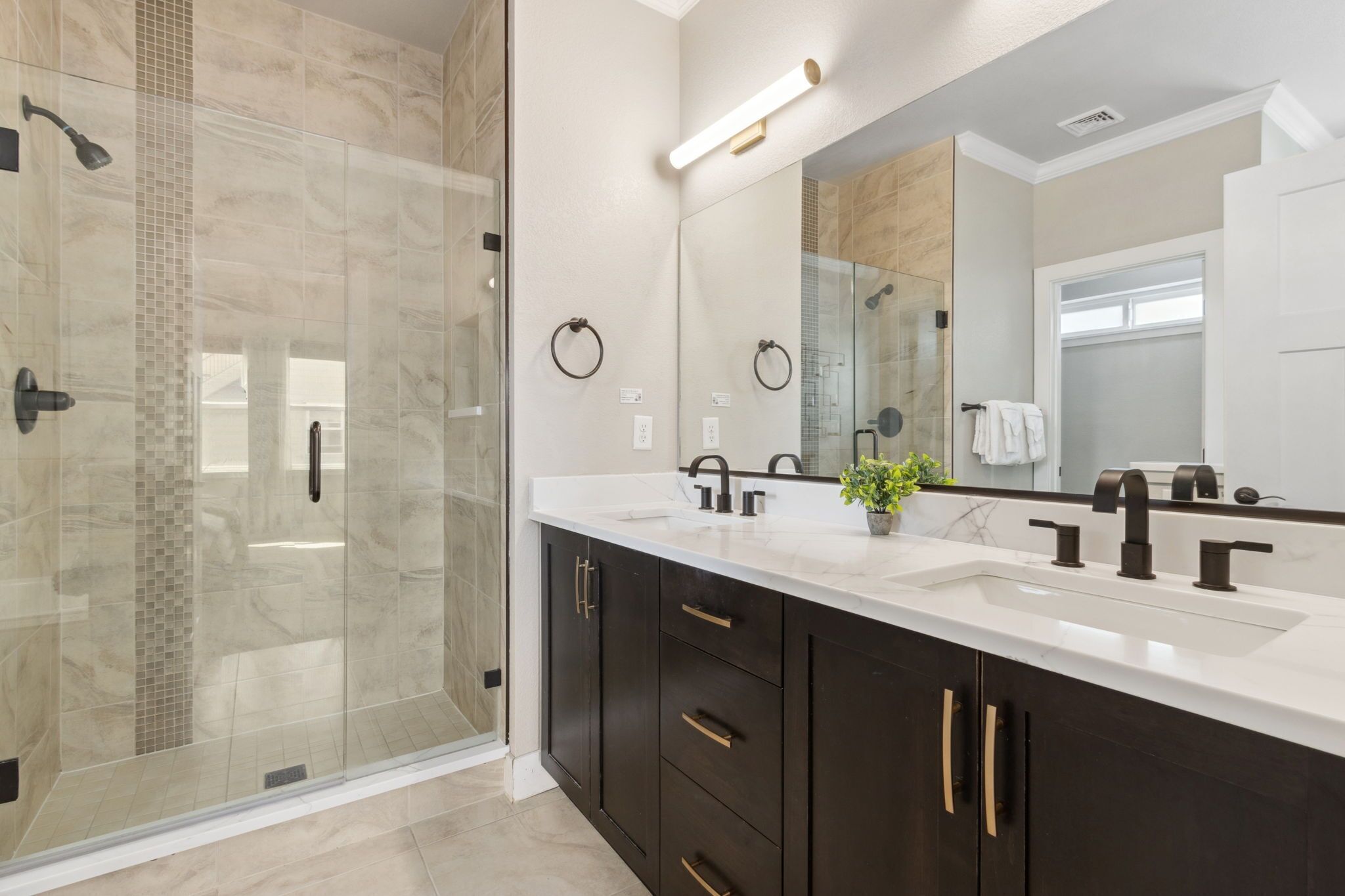 House, Multiple Beds, Patio, Mountain View (381 Osiander Street) | Bathroom | Hair dryer, towels