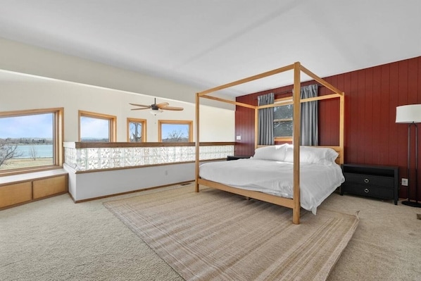 6 bedrooms, iron/ironing board, free WiFi, bed sheets