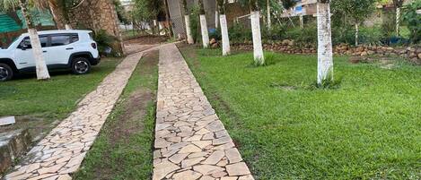 المنطقة المحيطة بالمنشأة