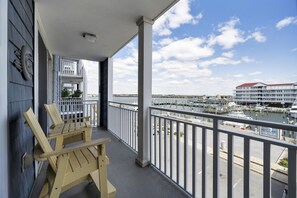 Property grounds - Boardwalk to Beach ready! Boat Slip & Parking. Dogs allowed OffSeason W Approval (Ocean City)