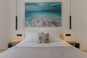 3 bedrooms, in-room safe, iron/ironing board, free WiFi