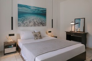 3 bedrooms, in-room safe, iron/ironing board, free WiFi