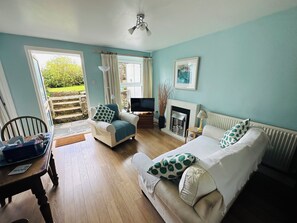 Flat-screen TV - The Lower Deck (Falmouth)