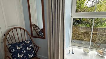 1 bedroom, iron/ironing board, free WiFi