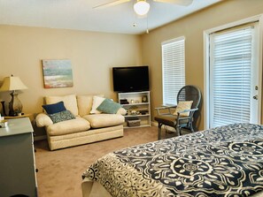 2 bedrooms, iron/ironing board, bed sheets