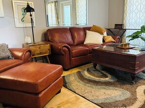 Living area - 3 or 6 month lease
Blue Mountain Beach
4 minute walk to Gulf (Santa Rosa Beach)