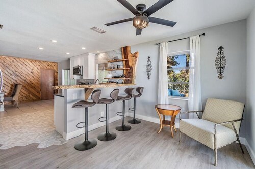 Charming 3-bedroom house with AC, WiFi in amazing Dallas