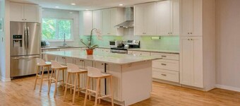 Charming 3-bedroom house with AC, WiFi in amazing Dallas