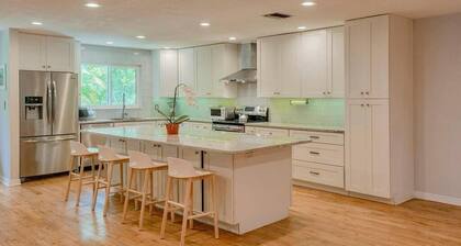 Charming 3-bedroom house with AC, WiFi in amazing Dallas