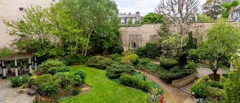 Enceinte de lâhĂ©bergement