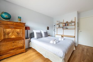 Desk, iron/ironing board, free WiFi, bed sheets