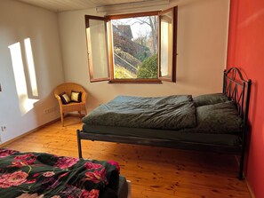 2 camere, culla da viaggio, Wi-Fi gratuito, lenzuola