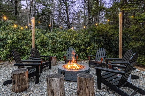 Top 1% Poconos Retreat | Hot Tub + Game Room