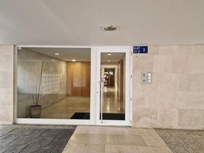 Appartement Confort, vue fleuve | Entrée de l’hébergement