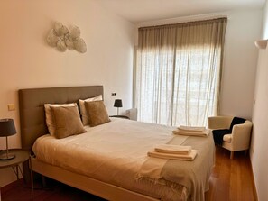 Comfort Apartment, River View | In-room safe, blackout drapes, soundproofing, iron/ironing board - Riverside Expo (Lisbon)