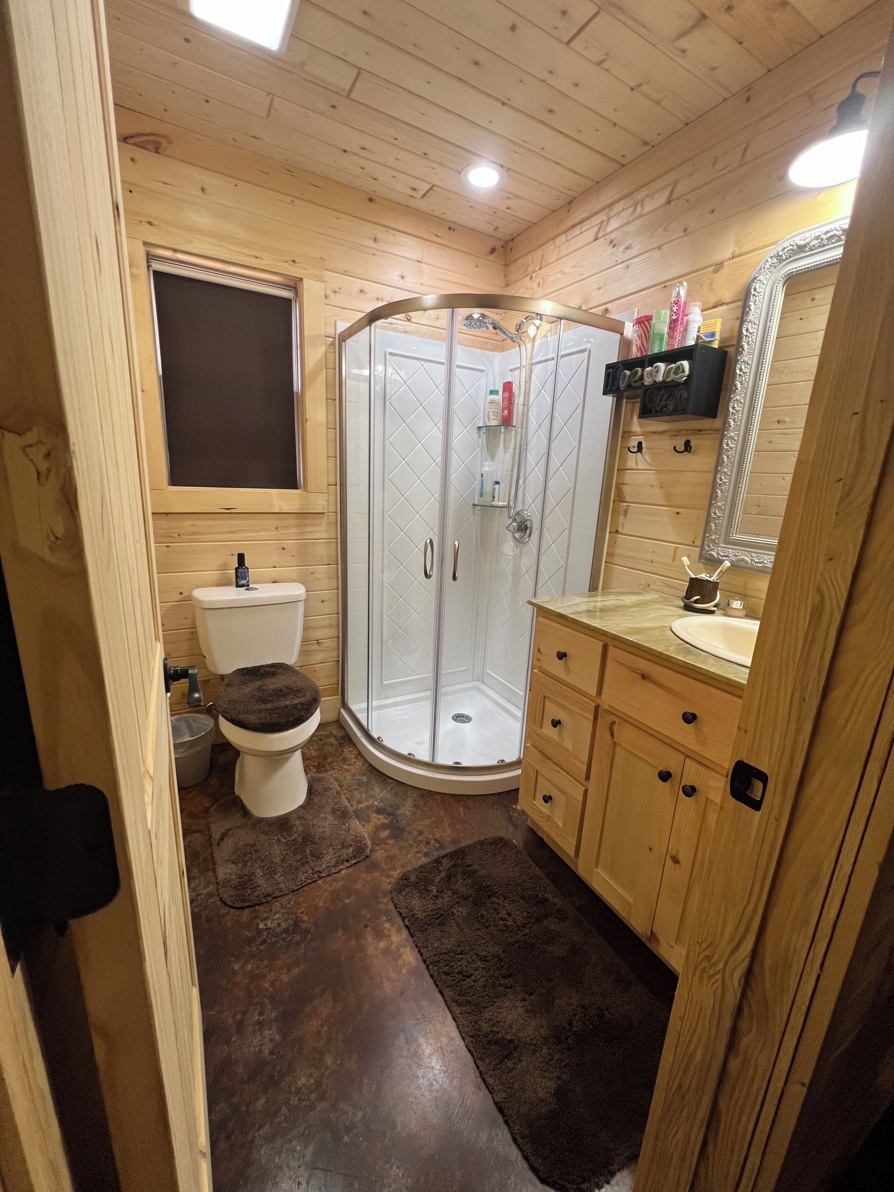 Shower, jetted tub, hair dryer, towels