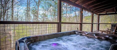 Outdoor spa tub