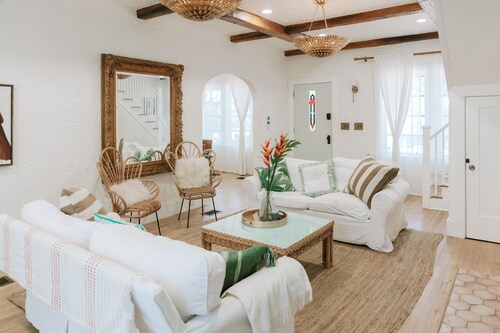 The Grove Club: Palm Beach elegance, heated pool