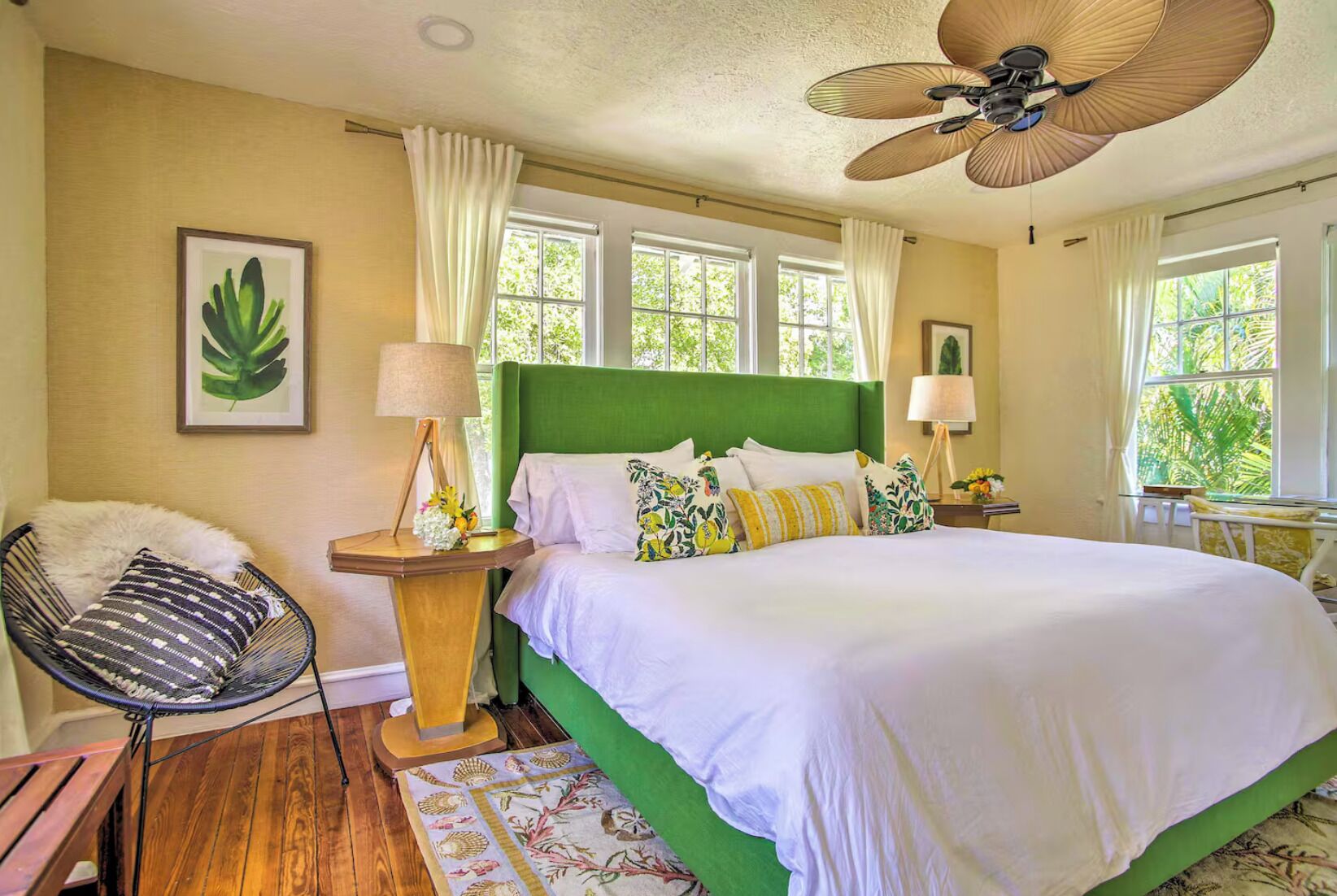 5 slaapkamers, een bureau, een strijkplank/strijkijzer, gratis wifi