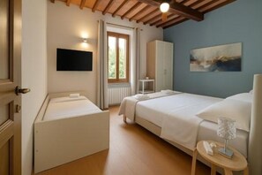 5 chambres, fer et planche à repasser, Wi-Fi, draps fournis