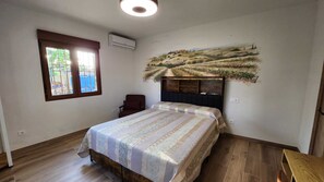 3 bedrooms, bed sheets