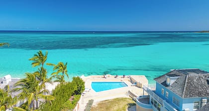 NEW: Oceanfront 5BR House sleep 13 - Pool, Cable Beach, Private Patio