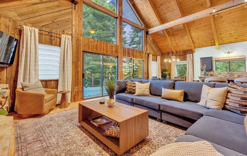 Modern A-Frame Cabin~HotTub• Sauna•FirePit•Lake Access-Game Room-Sleeps 10