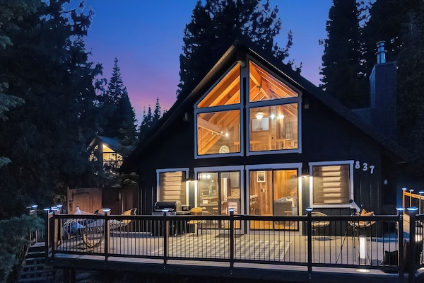 Modern A-Frame Cabin in Lake Almanor Country Club.