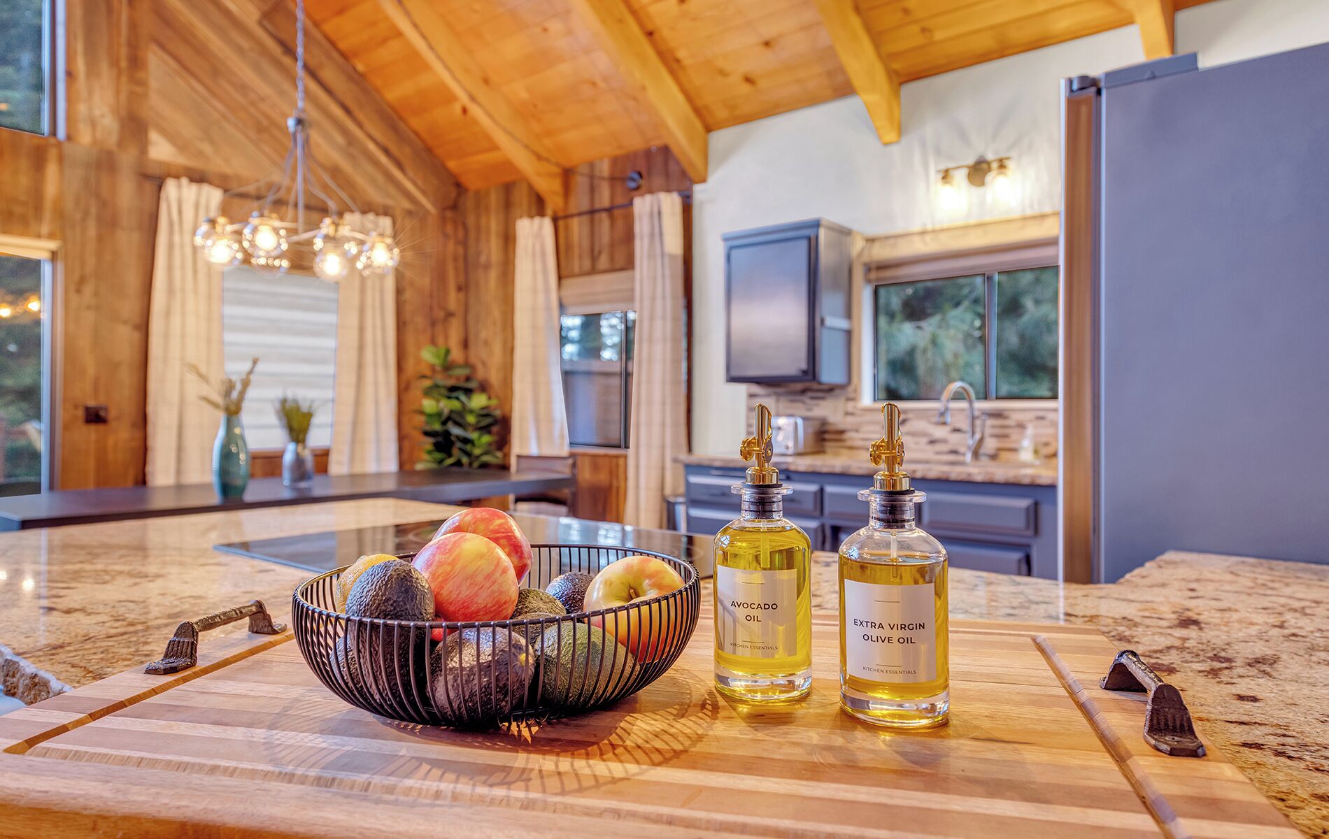 Microondas, horno, placa de cocina y lavavajillas