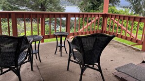 Unclassified image, 5 of 19, button - Spacious river facing 4-bedroom house in charming Waldport with WiFi. (Waldport)