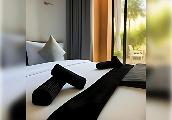 2 bedrooms, desk, travel crib, WiFi