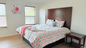 3 bedrooms, desk, iron/ironing board, travel crib