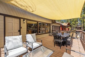 Outdoor dining - Pet Friendly, EV charger, Games, Big Deck (Munds Park)