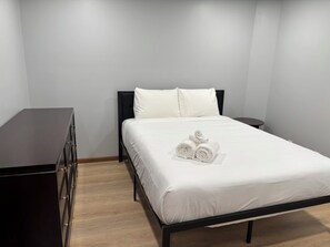 5 bedrooms, WiFi, bed sheets