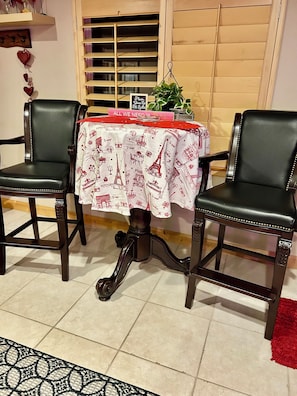 Interior - Charming 2-bedroom bacement with WiFi, AC in enjoyable Murray (Murray)