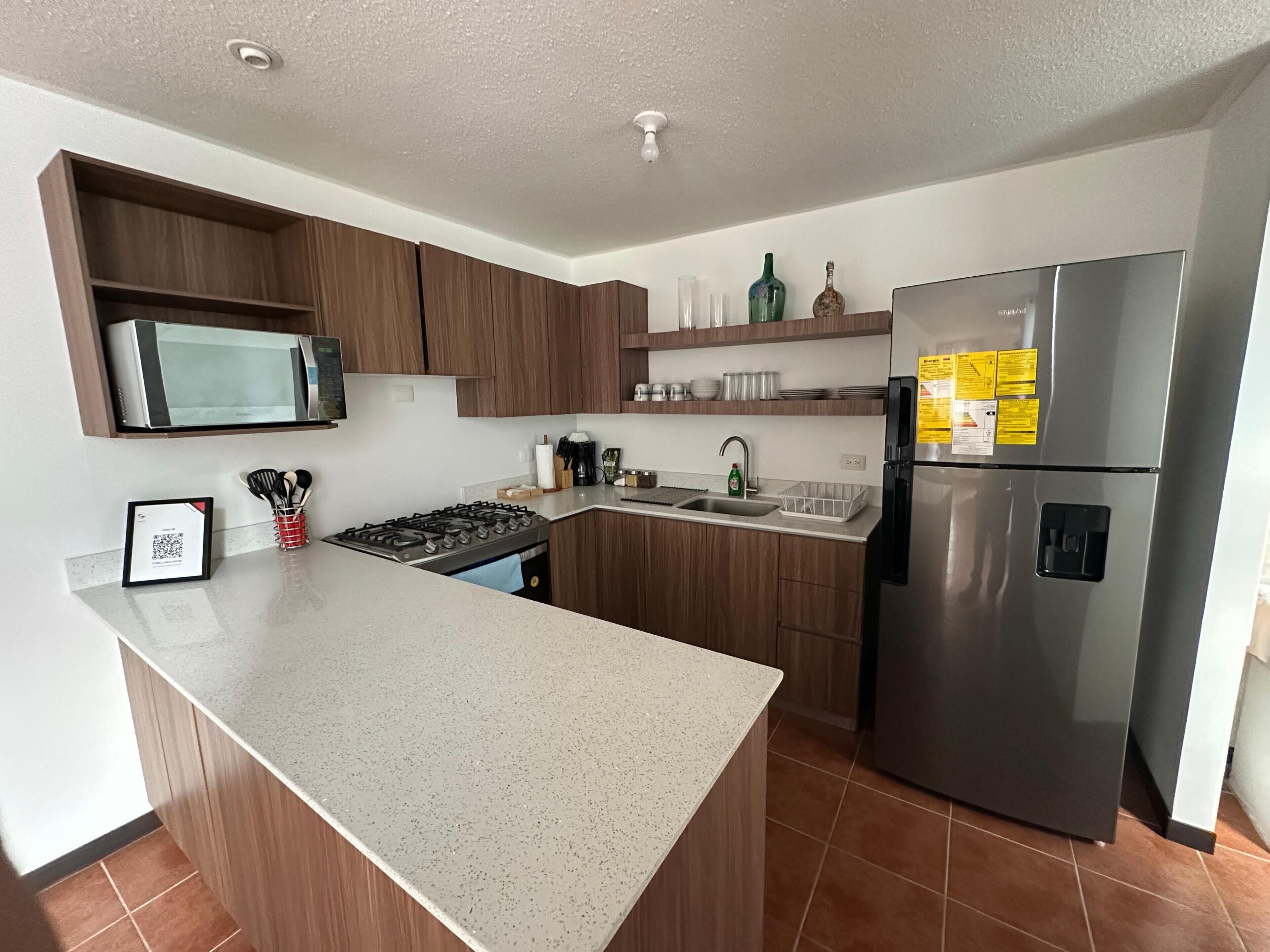 Mikroaaltouuni, uuni, liesi